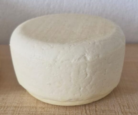 Queijo de ovelha - peso médio 220g à 300g