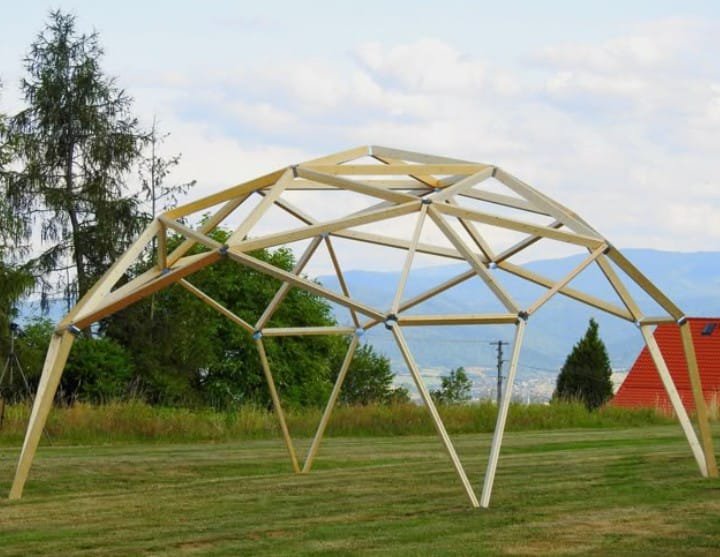 Estrutura Quadrosfere Geodésica de madeira eucalipto com óleo de tungue