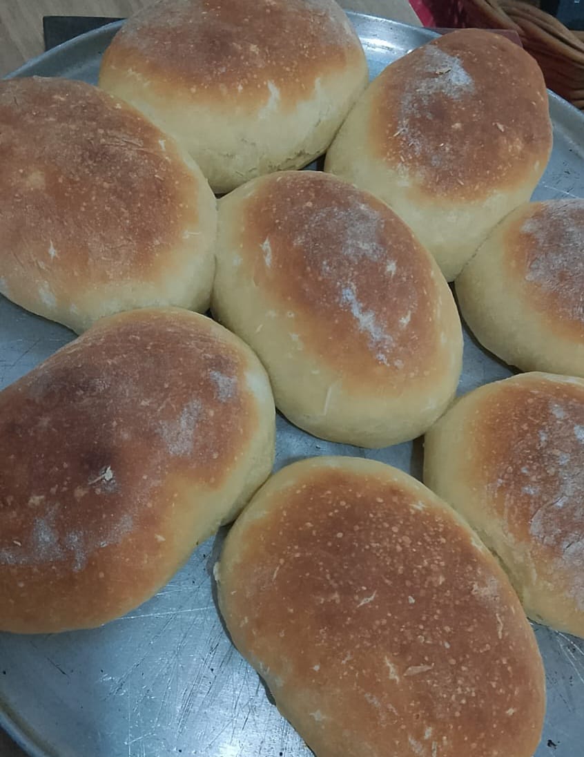 Pãozinho de aipim recheado com ricota, brócolis e ervas finas (unidade - em média 180 gramas)