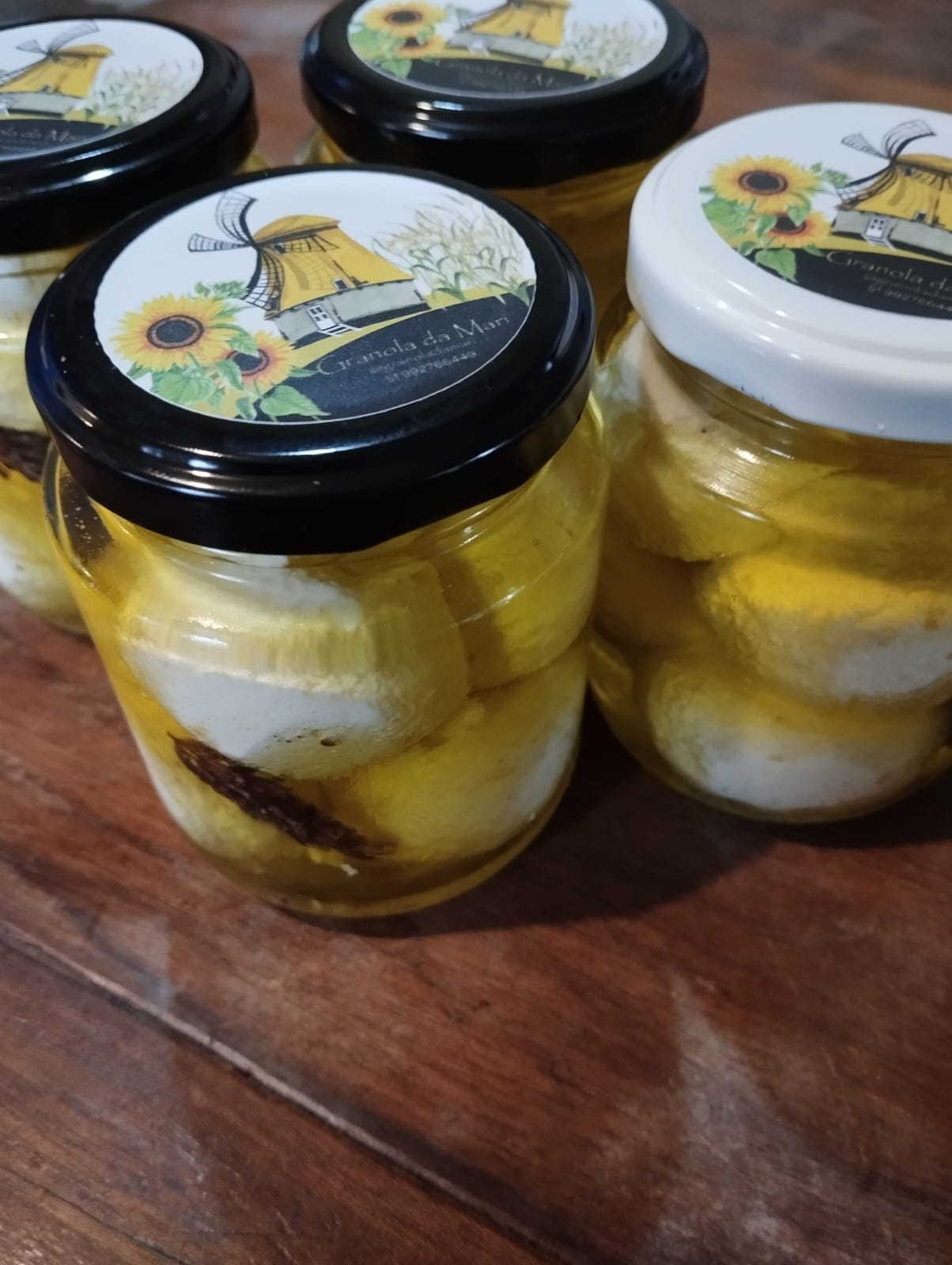 Queijo tipo boursin - temperado com sal, raspas de limão siciliano, pimenta preta e lavanda - 200g