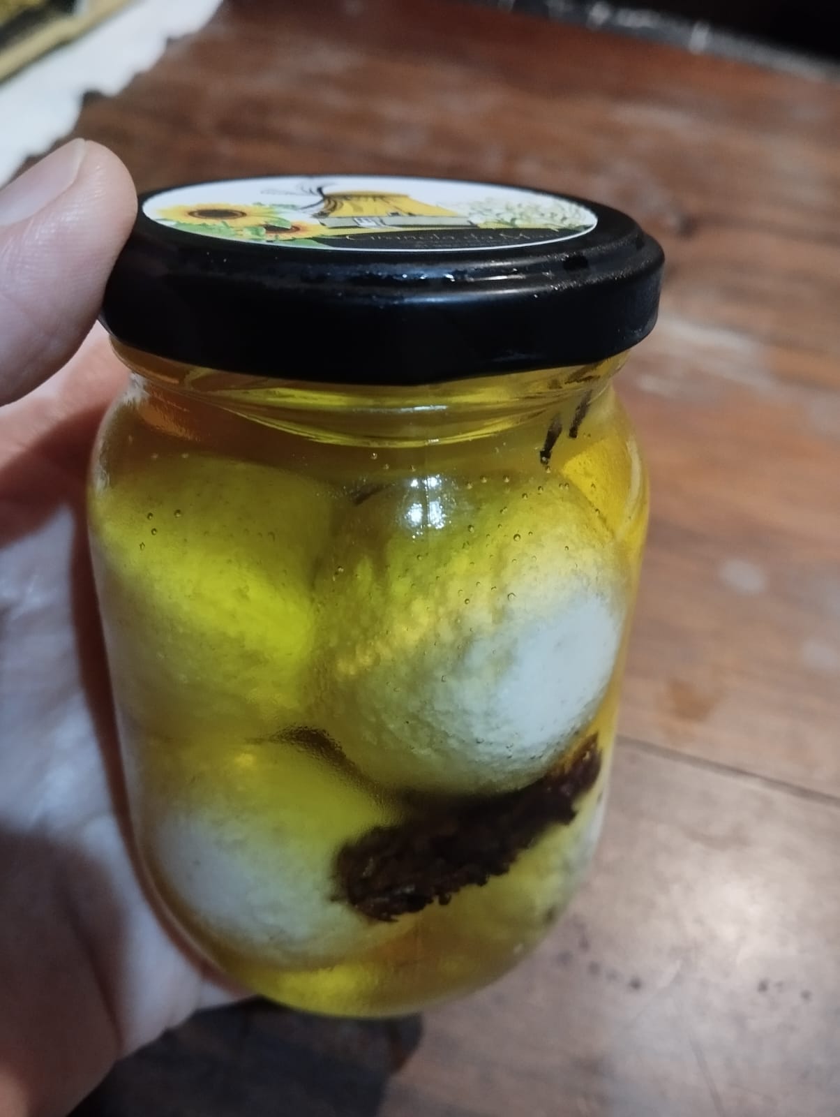 Queijo tipo boursin - temperado com sal, raspas de limão siciliano, pimenta preta e lavanda - 200g