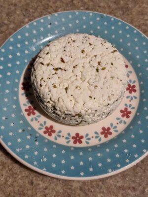 Queijo Frescal de Leite de Ovelha (com orégano) - em média 230g