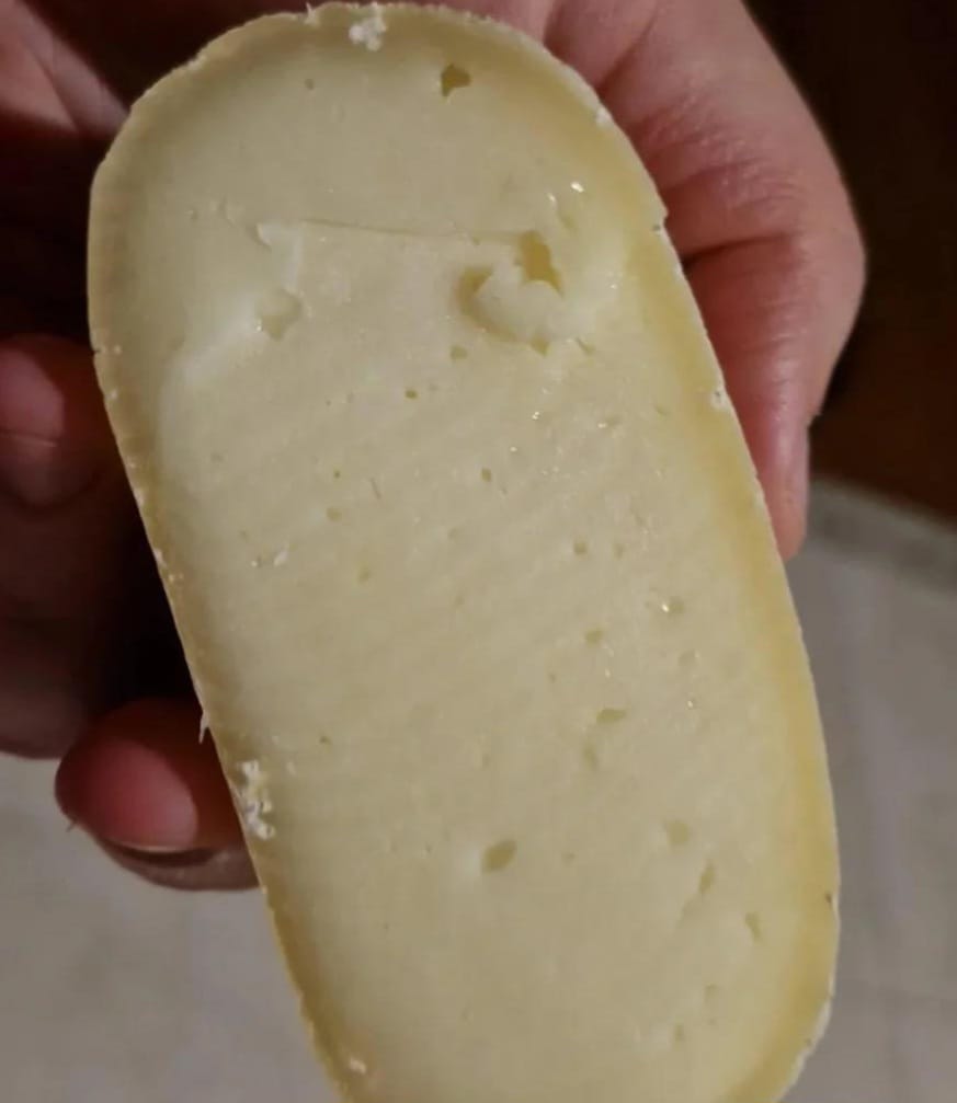 Queijo estilo Pecorino (queijo de ovelha de longa maturação) - 200 a 300g