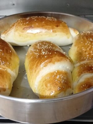 PÃOZINHO SOVADO RECHEADO COM LINGUIÇA