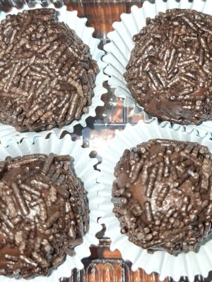 🍫✨ BRIGADEIRO VEGANO DE CASTANHA DE CAJU ✨🍫 - 4 unidades